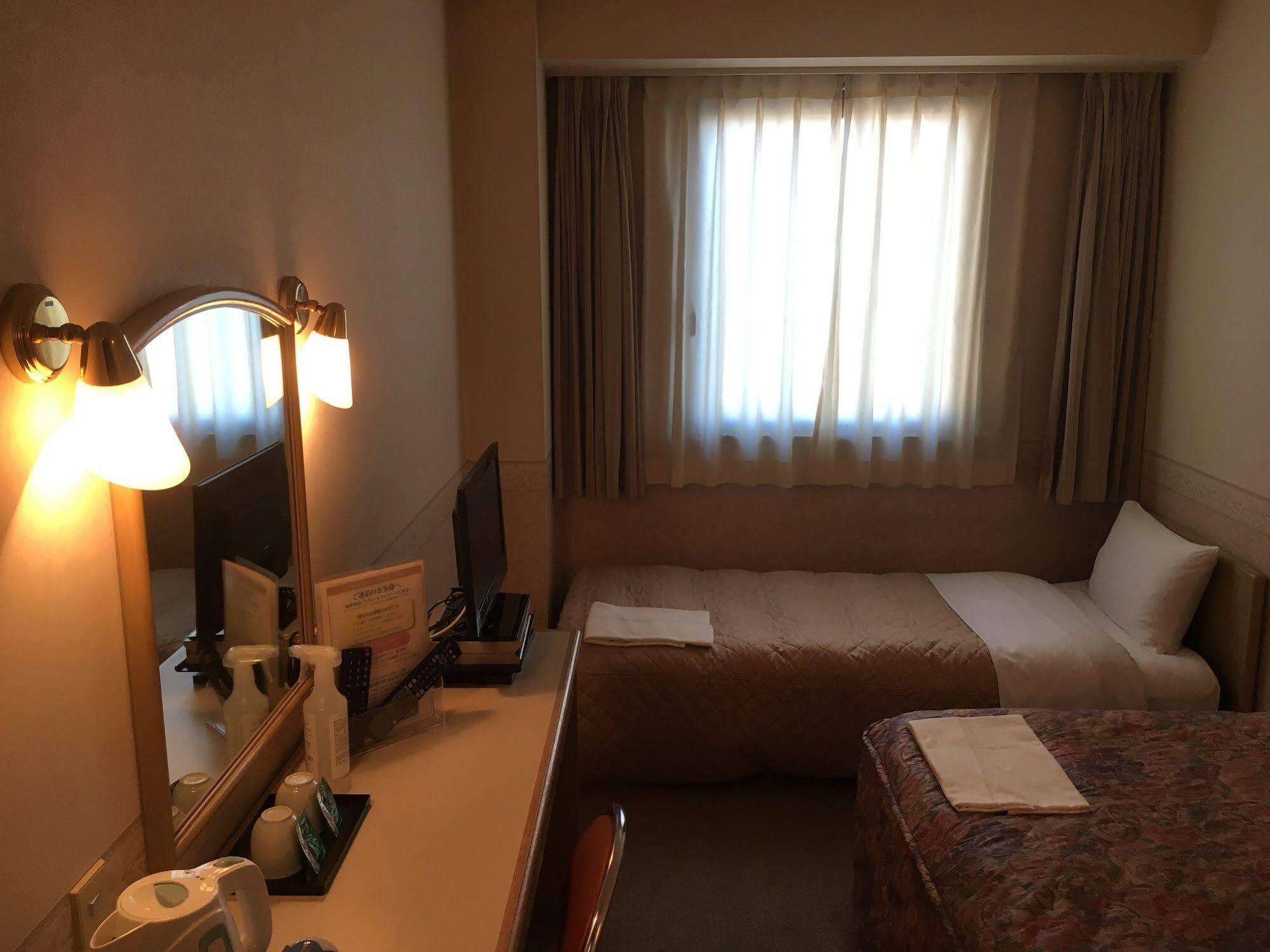 Hotel Crown Hills Kanazawa Bagian luar foto