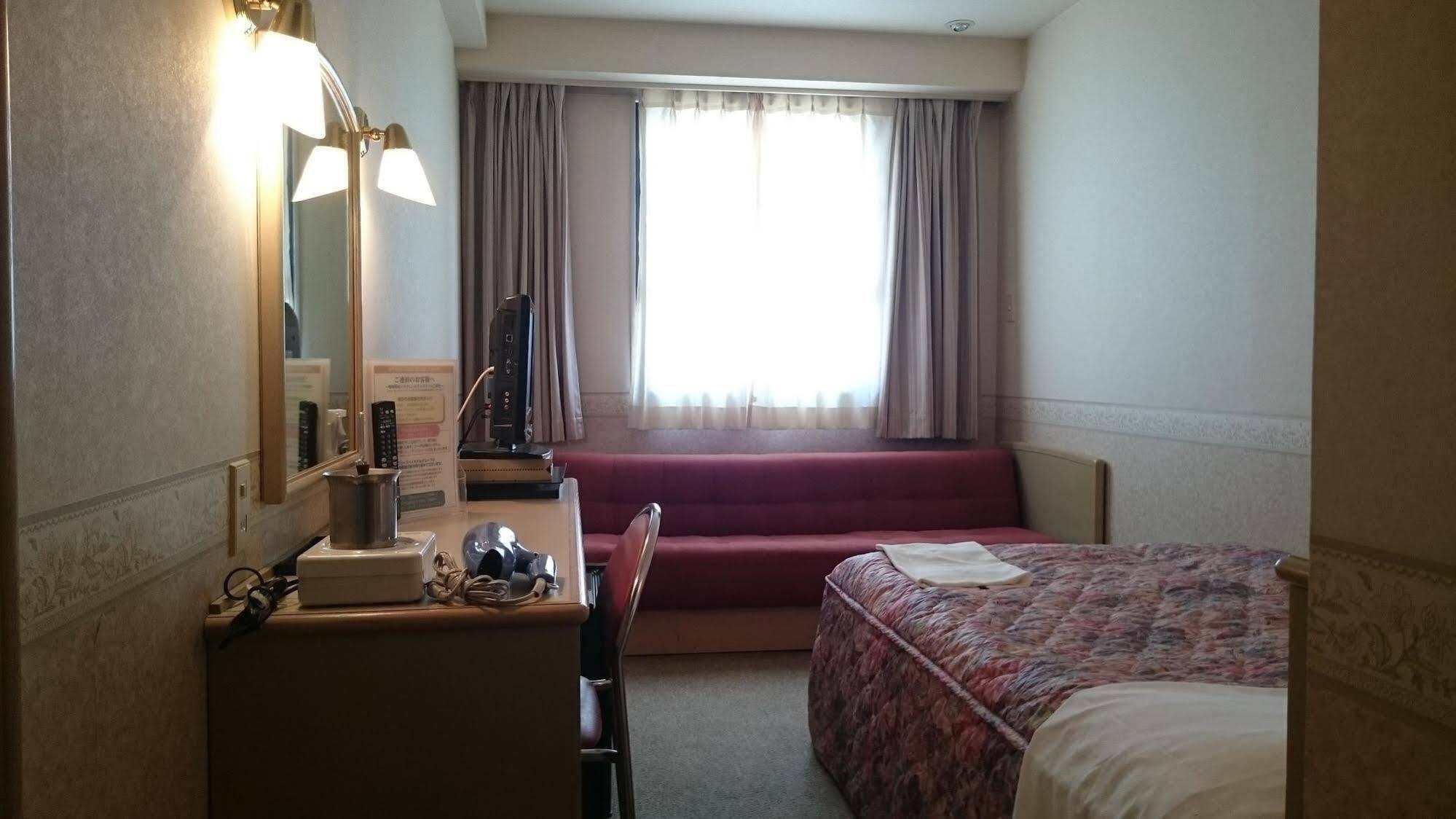 Hotel Crown Hills Kanazawa Bagian luar foto